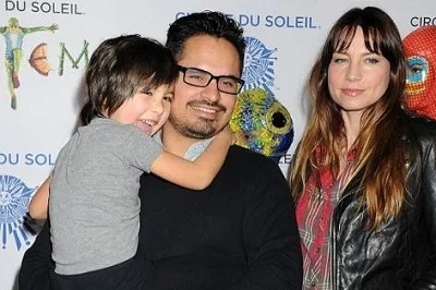 A picture of Brie Shaffer with her husband and son.